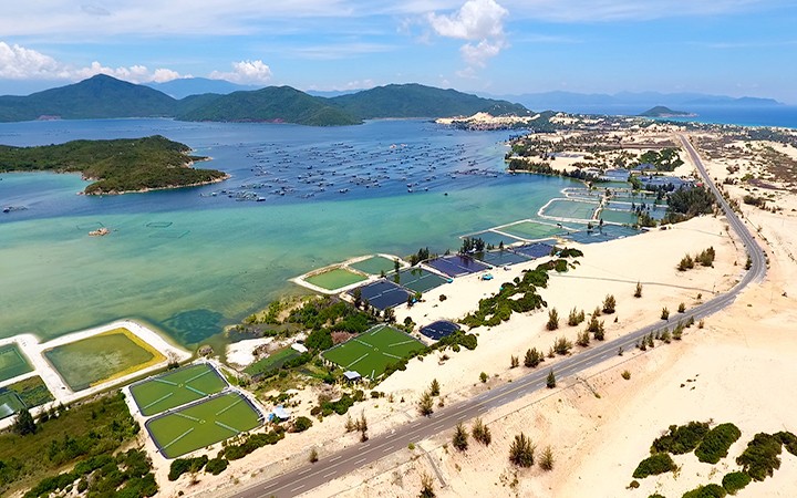 Thông qua nhiều đồ án quy hoạch quan trọng tại Khu kinh tế Vân Phong, tỉnh Khánh Hòa