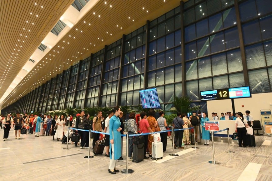 Từ ngày 17/5, Vietnam Airlines chuyển toàn bộ chuyến bay nội địa sang nhà ga T3 Tân Sơn Nhất