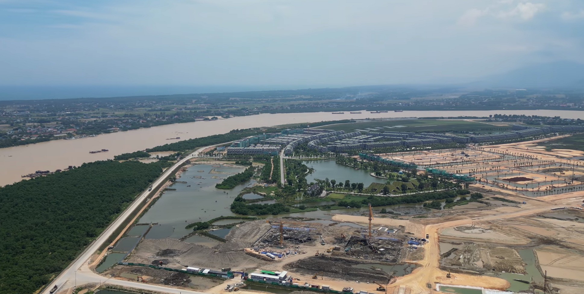 Sử dụng hóa đơn khống để khai thác cát trái phép đưa về dự án Eco Central Park để thi công
