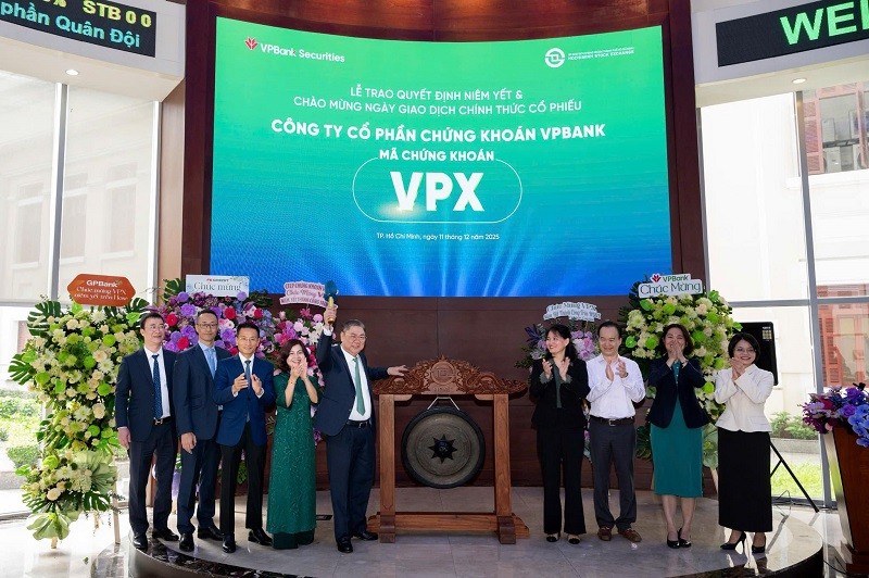 Nhà đầu tư mua cổ phiếu của Chứng khoán VPBank ngày đầu tiên lên sàn đã lỗ ngay hơn 9%