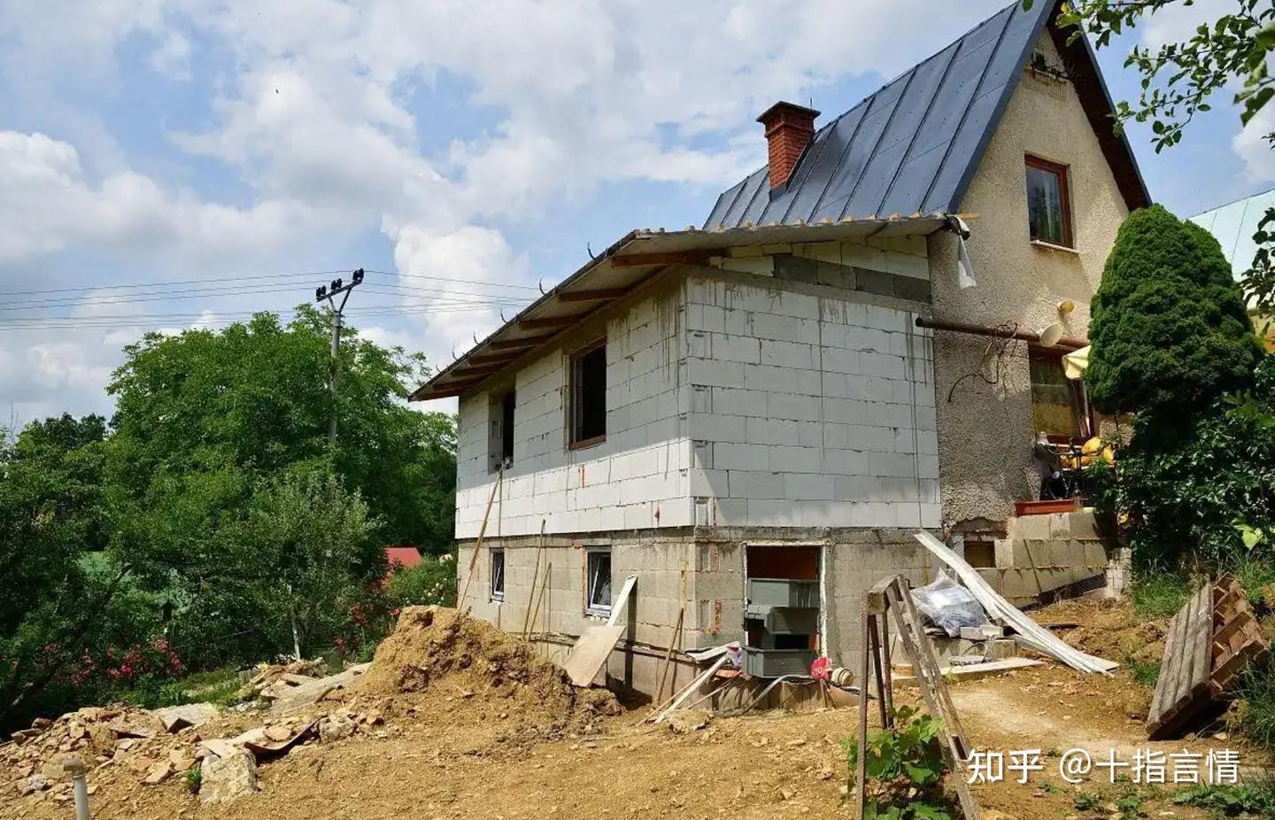 Bán nhà giá rẻ cho người thân, 1 năm sau tôi mới hiểu bài học đắt giá về tiền bạc và ranh giới gia đình