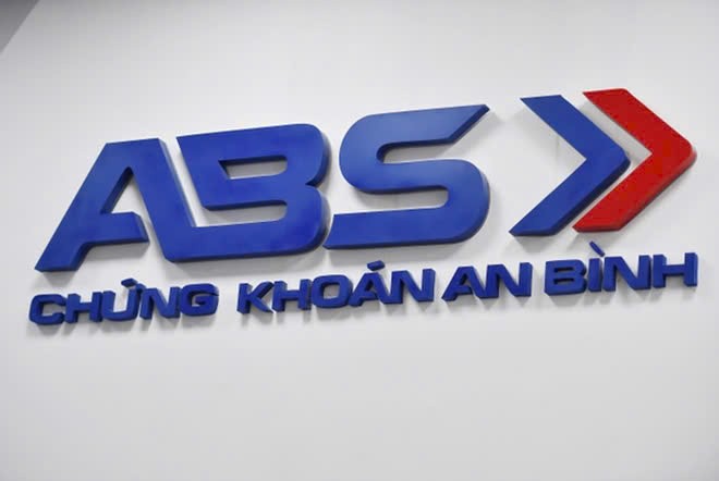 Công ty chứng khoán trong hệ sinh thái ABBank bị phạt hơn 412 triệu đồng, lãnh đạo đồng loạt xin từ nhiệm