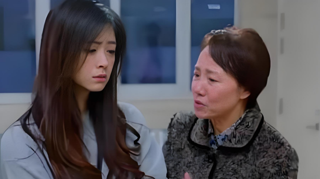 Nghỉ hưu tưởng được nghỉ ngơi, ai ngờ mẹ tôi thành người giúp việc, trông cháu cả ngày mà vẫn phải góp tiền ăn mỗi tháng