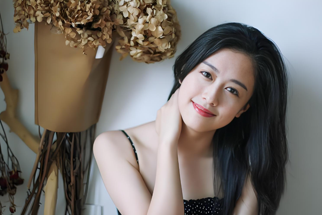 Chị chồng 40 tuổi vẫn chưa lấy chồng, ai cũng tưởng kén chọn vì quá xinh đẹp, chỉ có tôi biết bí mật vì sao đàn ông đến rồi đi