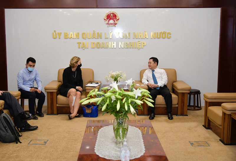 Phó Chủ tịch Nguyễn Ngọc Cảnh làm việc với Tham tán Kinh tế Đại sứ quán Hoa Kỳ tại Việt Nam