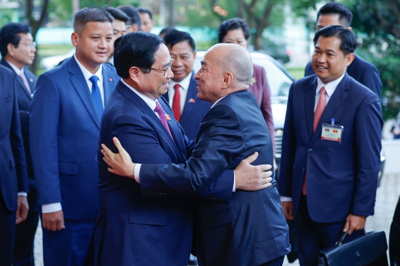 Thủ tướng Phạm Minh Chính tiếp kiến Quốc vương Campuchia