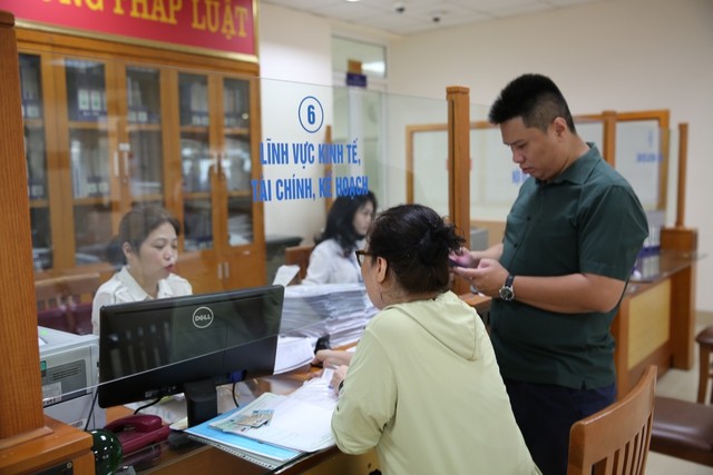Chuyển 100% biên chế cấp huyện để bố trí ở cấp xã, có thể tăng cường cán bộ cấp tỉnh về xã