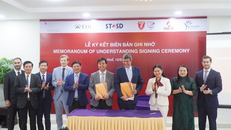 Huế ký kết hợp tác đào tạo du lịch chuẩn Thụy Sĩ, thúc đẩy quốc tế hóa nguồn nhân lực