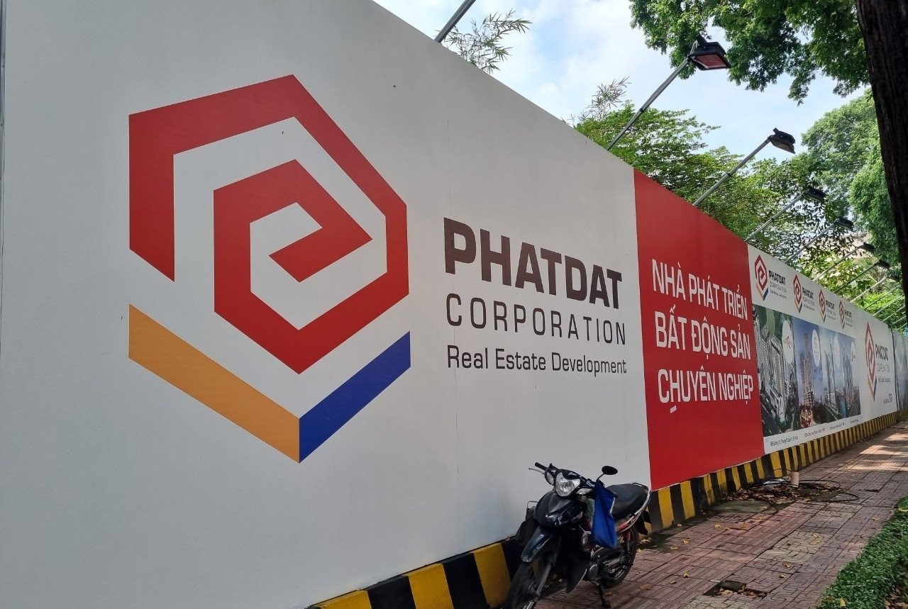Giảm sàn 5 phiên, Phát Đạt khẳng định vẫn hoạt động bình thường