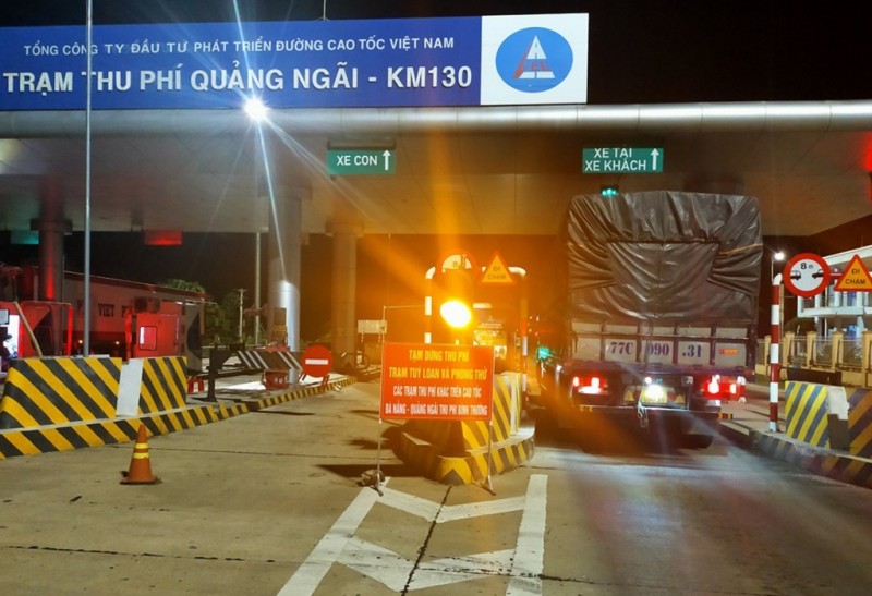 Tạm dừng thu phí tại 2 trạm trên cao tốc Đà Nẵng - Quảng Ngãi