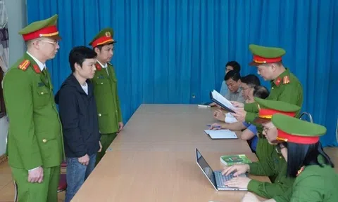 Bắt tạm giam một nhân viên Trung tâm Đăng kiểm xe cơ giới Hà Giang