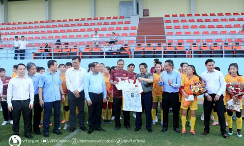 ĐT nữ Việt Nam đón vị khách VIP đến thăm trước World Cup 2023